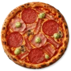 Pizza Svizzera mit Schinken, Salami, Speck und Kräuterbutter