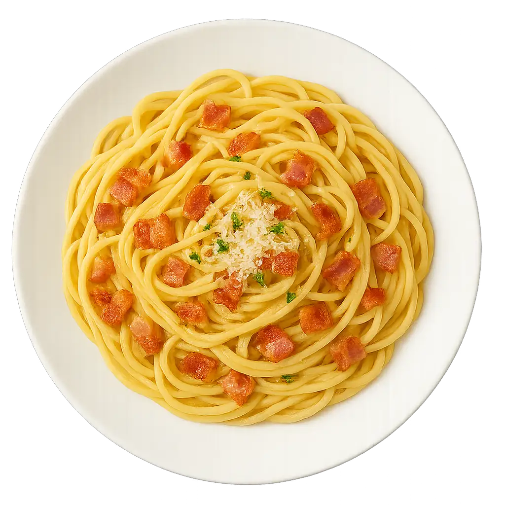 SPAGHETTI CARBONARA mit Speck, Zwiebeln, Rahm und frisch geriebenem Parmesan, serviert auf einem weißen Teller